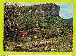 39 BAUME LES MESSIEURS N°55462 L'Abbaye Dans Son Cadre De Montagne En 1971 Beau Troupeau De Moutons - Baume-les-Messieurs