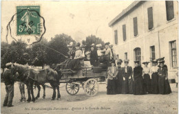 Nos Excursionnistes Parisinnes - Arrive A La Gare De Bologne - Autres & Non Classés