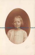 R128510 Old Postcard. Girls Portrait - World