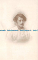 R128519 Old Postcard. Woman Portrait - World