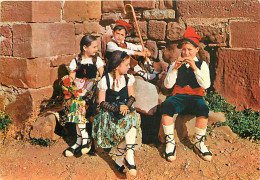 Enfants - Image - Groupes D'enfants - Espagne - Espana - Catalogne - Cataluna - Enfants En Costumes Typiques - CPM - Voi - Grupo De Niños Y Familias