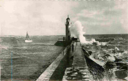 17 - Ile D'Oléron - La Cotinière - La Jetée Par Gros Temps - Mention Photographie Véritable - Carte Dentelée - CPSM Form - Ile D'Oléron