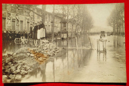 75 PARIS Inondations De 1910 Carte Photo Avenue Montaigne ?  Thèmes Voitures Inondation à Localiser - Alluvioni Del 1910