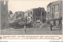 ABOP7-80-0545 - Dans L'Oise - Retraite Des Allemands - ROYE - Place De L'Hôtel De Ville - Roye