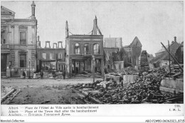 ABOP2-80-0183 - ALBERT - Place De L'Hôtel De Ville Après Le Bombardement - Albert