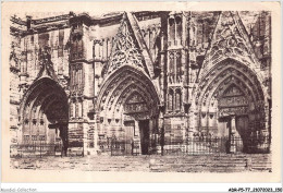 ADRP5-77-0481 - MEAUX - La Cathédrale - Portail Occidental - Meaux