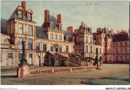 ADRP3-77-0260 - PALAIS DE FONTAINEBLEAU - L'escalier Du Fer à Chéval Et Les Trois Pavillons - Fontainebleau