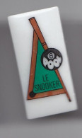 Pin's En Porcelaine Thoscas Limoges Le Snooker Billard Réf 3252 - Biliardo