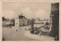 Turnhout - Groote Markt En Stadhuis - Turnhout