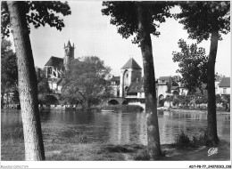 ADTP8-77-0676 - MORET-SUR-LOING - Les Rives Du Loing Vers L'église Et La Porte De Dourgogne  - Moret Sur Loing