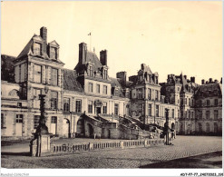 ADTP7-77-0657 - PALAIS DE FONTAINEBLEAU - L'escalier Du Fer-à-cheval Et Les Trois Pavillons  - Fontainebleau