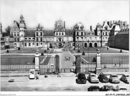 ADTP7-77-0666 - FONTAINEBLEAU - Le Palais - Cour Du Cheval Blanc Ou Des Adieux  - Fontainebleau