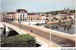 ADTP6-77-0544 - MELUN - Sur Le Pont Du Général Leclerc - Ouverture De La Rue Saint-étienne Et L'église Notre-dame - Melun