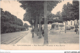 ADTP4-77-0366 - FONTAINEBLEAU - Place Denécourt - Monument De Rosa Bonheur  - Fontainebleau
