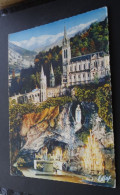 Lourdes - La Grotte Et La Basilique - Edition A. Doucet, Lourdes - Lourdes