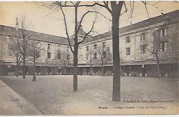 CPA Paris Collège Chaptal - Cour Du Petit Collège - Paris (09)
