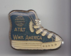 Pin's  AT&T Waik América Chausssure Réf 2745 - Trademarks