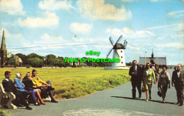 R614794 Promenade And Green. Lytham St. Annes. PT18653. 1967 - World