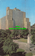 R615423 Dominion Square. Montreal Showing Cenotaph And 1100 Room Sheraton Lauren - Monde