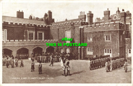 R614832 Changing Guard. St. Jamess Palace. London. G. 5697. Photo Brown. Valenti - Otros & Sin Clasificación