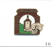 Pin’s Animal - Ovin / Bergerie Nationale De Rambouillet (78) Avec Mouton. Non Estampillé. EGF. T1016-16 - Tiere