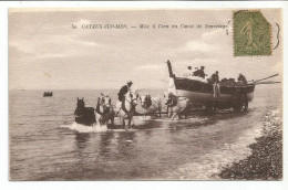 CAYEUX SUR MER. Mise à L'eau Du Canot De Sauvetage - Cayeux Sur Mer