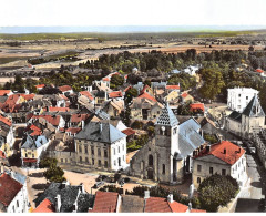 21 . N°sac10426 . Is-sur-tille . Ll'église Et La Place N°3 . En Avion Au Dessus De . Cpsm 10X15 Cm . Lapie - Is Sur Tille