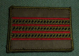 GRADI PETTORALI DA PRIMO MARESCIALLO ORDINARIO SU VELCRO ADESIVO - ESERCITO ITALIANO (284) - Armée De Terre