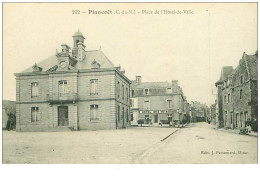 22.PLANCOET.n°15363.PLACE DE L'HOTEL DE VILLE.HOTEL DES VOYAGEURS - Plancoët