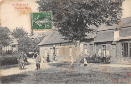 27 . N°105976 . Le Tronquay .place De La Mairie . Lyons La Foret Cachet . - Lyons-la-Forêt