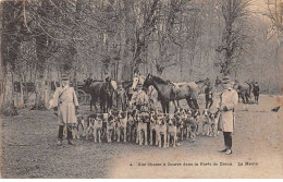 28 - DREUX - SAN41239 - Une Chasse à Courre Dans La Forêt - La Meute - Dreux