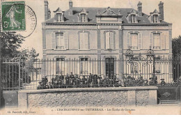28 - CHATEAUNEUF EN THYMRAIS - SAN34357 - Les Ecoles De Garçons - Châteauneuf