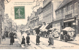 28 - CHATEAUNEUF EN THYMERAIS - SAN42198 - La Rue Grande Le Jour Du Marché - Châteauneuf