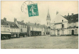 28.AUNEAU.n°8044.LA PLACE DU MARCHE.CAFE DU COMMERCE.FAIENCE EPICERIE - Auneau