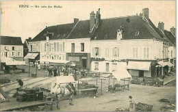 28.BROU.UN COIN DES HALLES.CREMERIE ET FRUITERIE - Autres & Non Classés