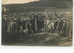 Carte-Photo - Les Loisirs Scolaires - Garçons Au Jardinage - Scènes & Paysages