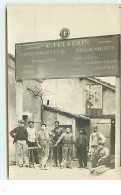 Carte-Photo - Groupe D'hommes Devant Un Atelier E. Pelegrin - Constructeur Mécanicien - Artisanat