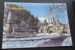 Lourdes - La Basilique Et La Vierge Couronnée - Edition A. Doucet, Lourdes - Lourdes