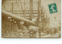 Carte Photo - Hommes Près D'un Chantier - Envoyée à Nogent Sur Marne - A Identifier