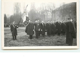 Carte Photo - Groupe De Militaires Lors D'un Rassemblement (peut-être Dans L'Aisne) - Autres & Non Classés