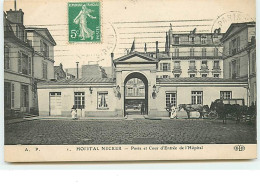 PARIS - Hôpital Necker - Porte Et Cour D'Entrée De L'Hôpital - ELD - Salute, Ospedali