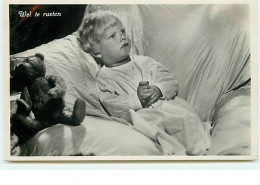 Wel Te Rusten - Enfant Près D'un Ours En Peluche - Teddy Bear - Jeux Et Jouets