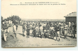 Environs De LA TREMBLADE - Pêcheurs Et Pêcheuses Attendant La Basse Mer Sur La Pointe De Daire - La Tremblade