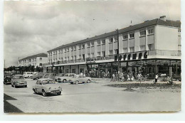 VILLEPREUX - Résidence De "La Haie-Bergerie" - Avenue De Touraine - Renault Dauphine - Villepreux