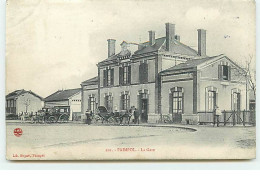 PAIMPOL - La Gare - Calèches Devant La Gare - Paimpol