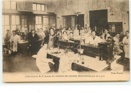 LYON - Laboratoire De 3ème  Année De L'Ecole De Chimie Industrielle - Lyon 1