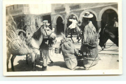 Haïti - Femme Chargeant Des Chevaux - Haití