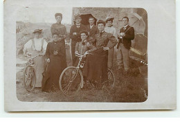 LANEFFE - RPPC - Groupe D'hommes Et De Femmes, Avec Deux Vélos - Namur