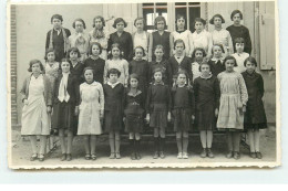 Carte Photo à Localiser - Groupe De Jeunes Filles - Da Identificare