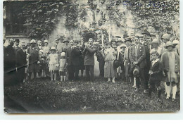 Carte Photo à Localiser - Hommes Portant Une Statue Religieuse Dans Un Jardin - Saint Fiacre 1927 - To Identify